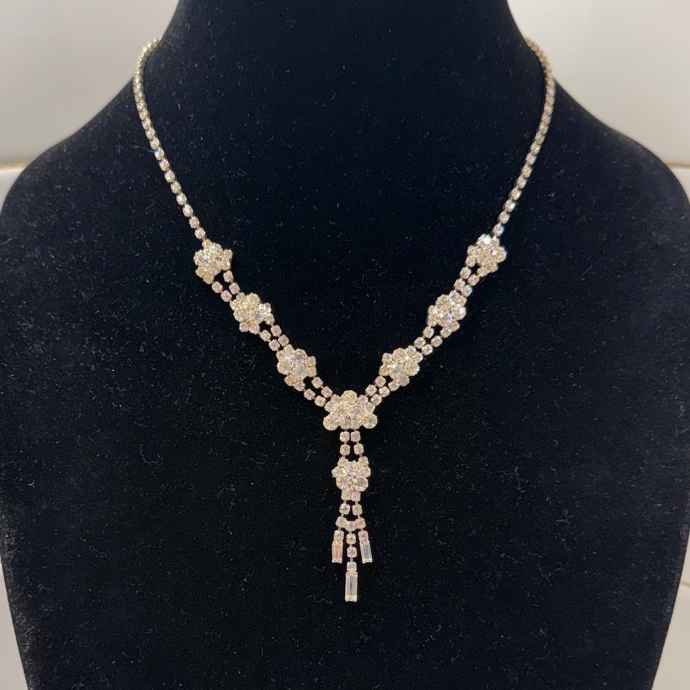 Elegant Art Deco Rhinestone Necklace